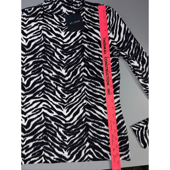 St. John lightweight turtleneck black white zebra print size small new - Picture 7 of 10